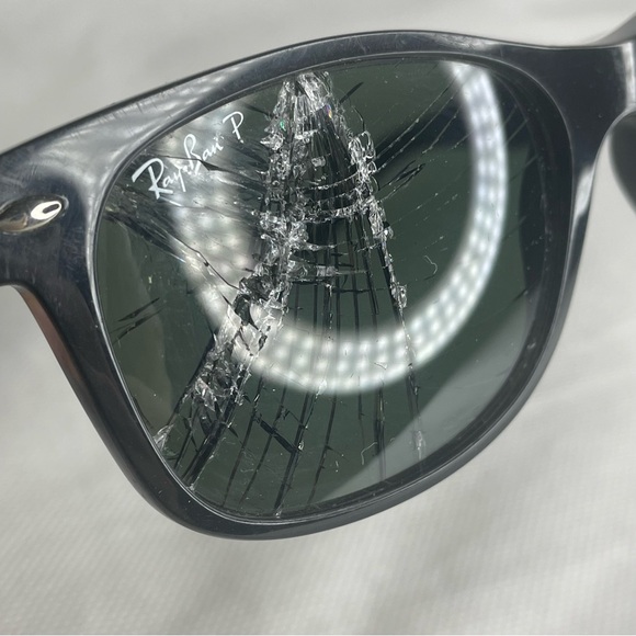 Ray Ban New Wayfarer RB 2132 Black Sunglasses SHATTERED Polarized Lens 55-18-145 - Picture 3 of 16